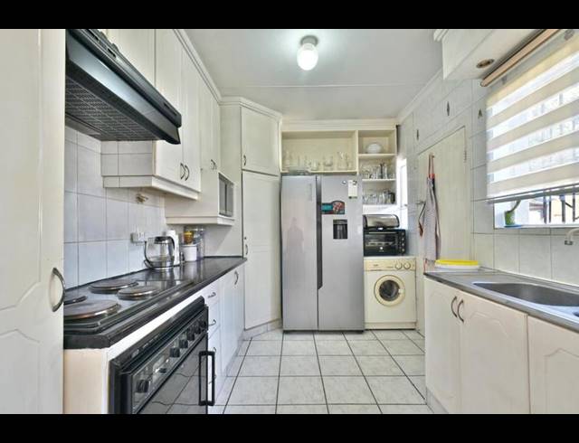 4 BEDROOM HOUSE FOR SALE IN BRACKENHURST